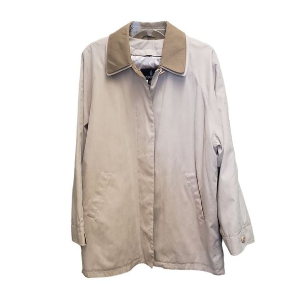 SOLD London Fog Tan Raincoat,  Size LR - Picture 6 of 12
